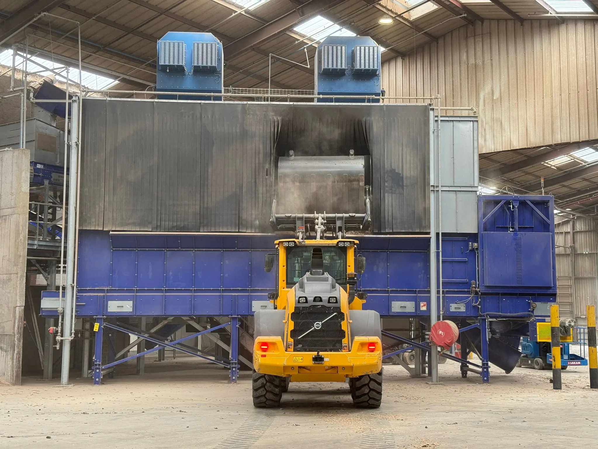 Zásobníky, bunkry, posuvná dna, speciální dodávky z10