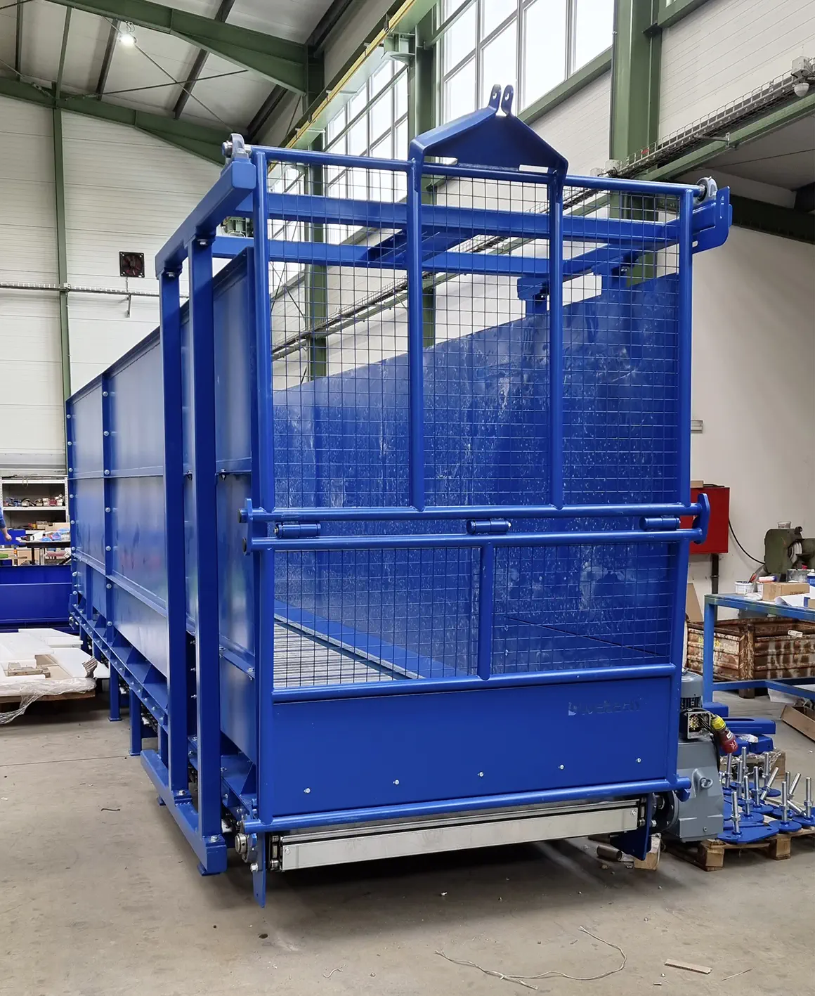 Zásobníky, bunkry, posuvná dna, speciální dodávky z13