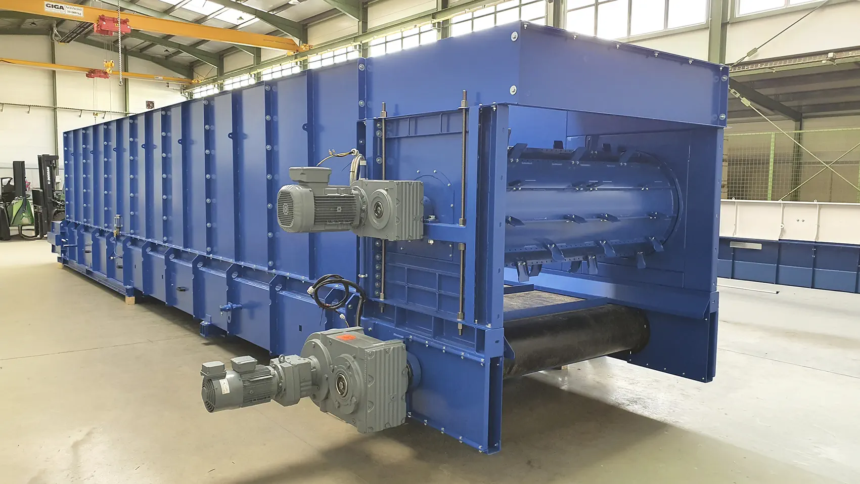 Zásobníky, bunkry, posuvná dna, speciální dodávky z14